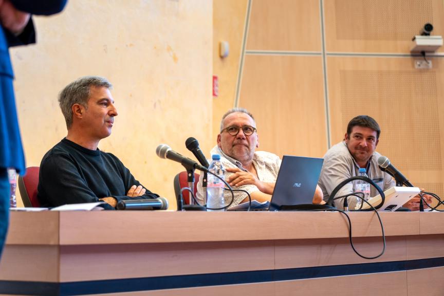 L. Rocher, JL. Billaut et T.Elvin présentant le projet de l'école maternelle de Boulleret.