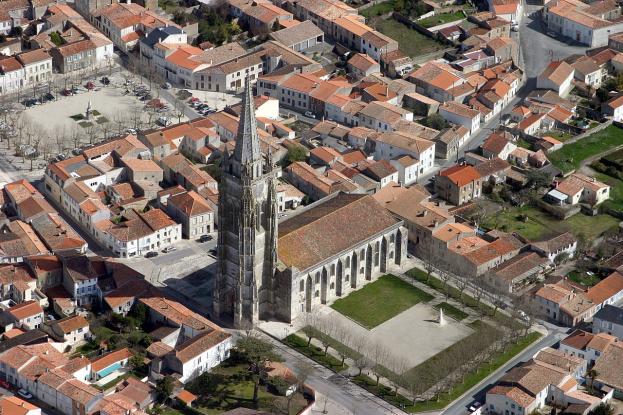 1280px-marennes-eglise.jpg 1280px-marennes-eglise.jpg
