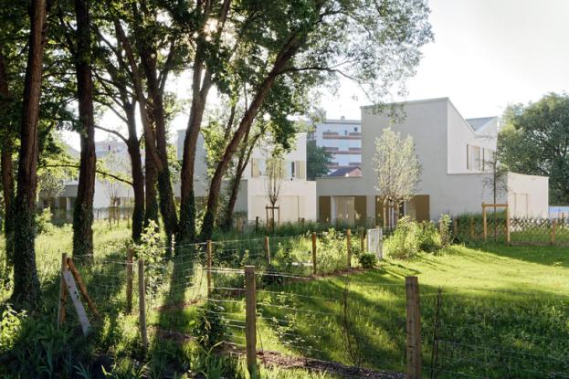 Eco-cité La Garenne / 34 maisons groupées et espaces publics