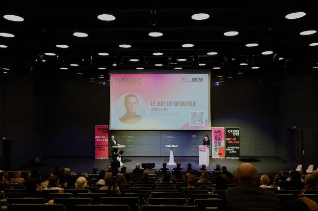 Mot de bienvenue de la présidente Isabelle DIEU lors de la rencontre Architectures et Territoires à Saint-Etienne