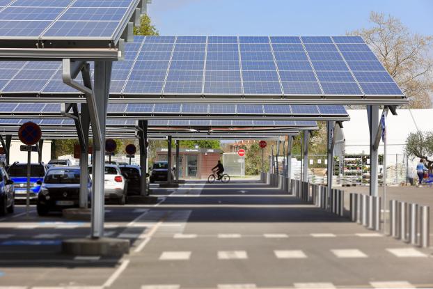 Autorisations d'urbanisme : Ombrières photovoltaïques